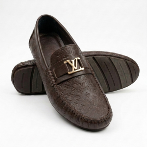 Crossstep Men's Embossed Leather Loafer with Metal Buckle – Brown